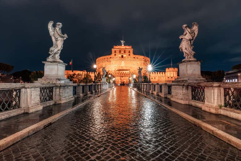 Castel Sant'Angelo illuminato di sera
