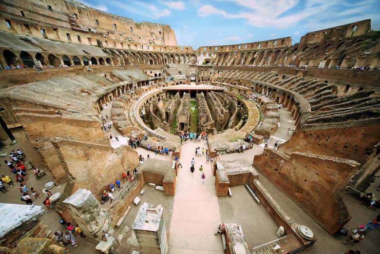 Panoramica degli interni del Colosseo