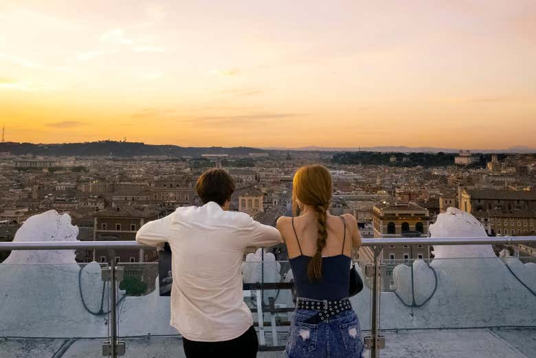 Atardecer en Roma desde el Monumento a Vittorio Emanuele