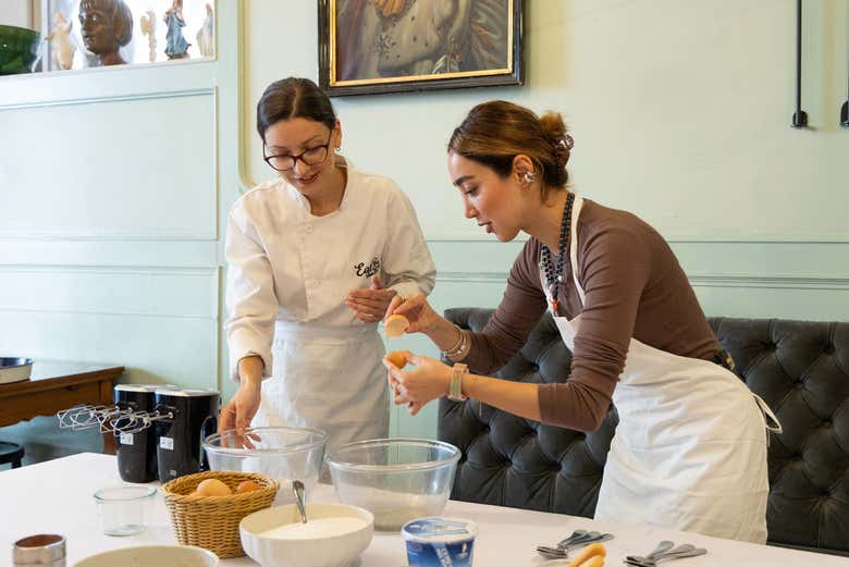 making tiramisù