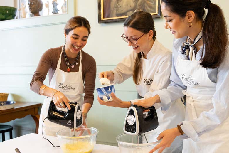 making tiramisù