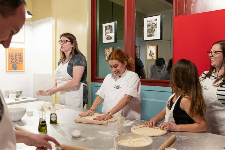 Imparando a fare la pizza a Roma