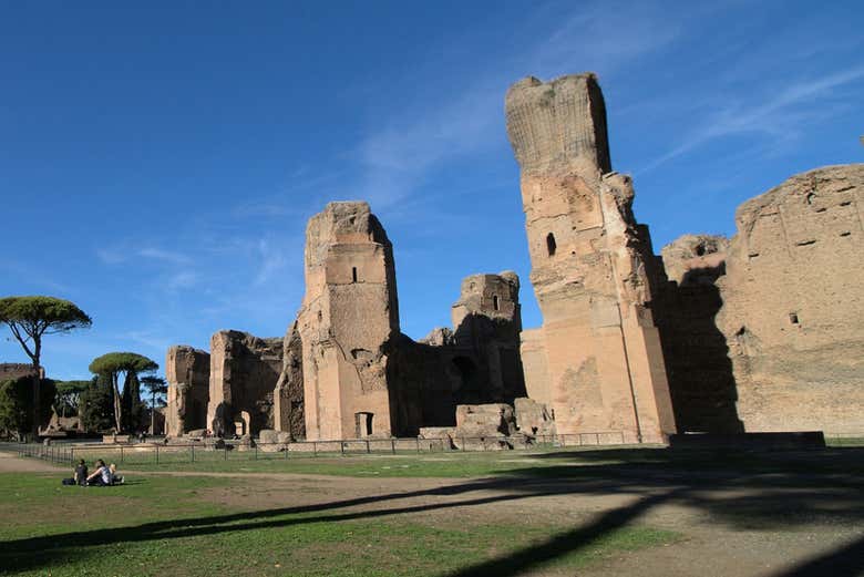 Interior monumental das termas de Caracalla