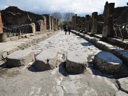 Pompeia, turistas em Pompeia