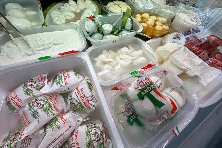 Degustaremos uma seleção de queijos do Lácio