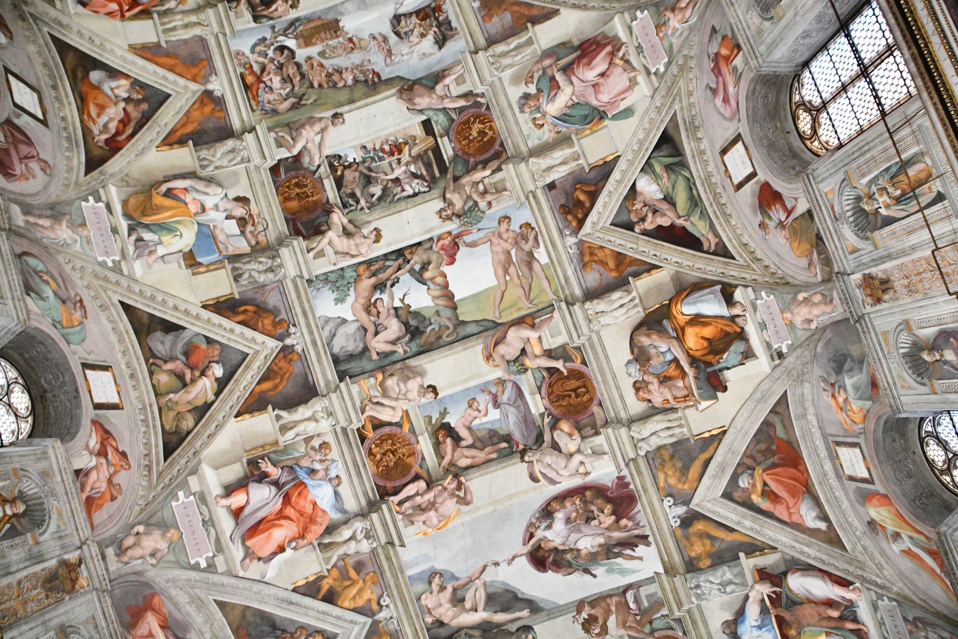 Sistine Chapel Early Bird Tour + Vatican Museums
