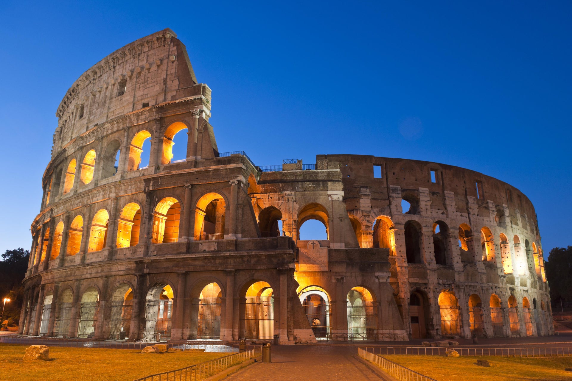 Tour nocturno por el Coliseo