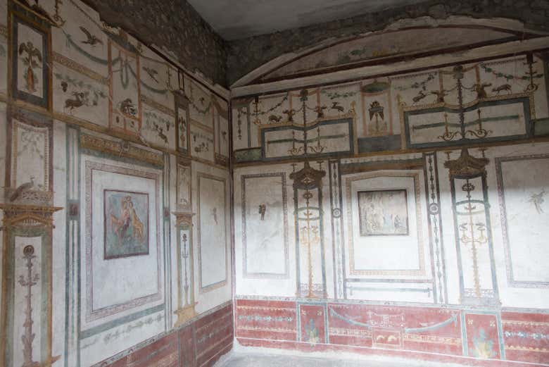 Pareti decorate di un edificio a Pomepi