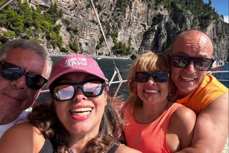 Una familia disfrutando de este paseo privado