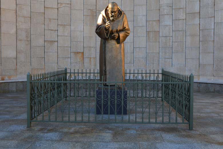 Statua di Padre Pio