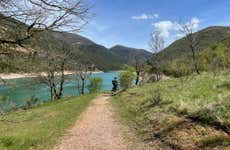 Tour en bicicleta eléctrica por el Lago di Fiastra