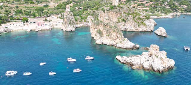Excursión a la Reserva Natural del Zíngaro y los farallones de Scopello
