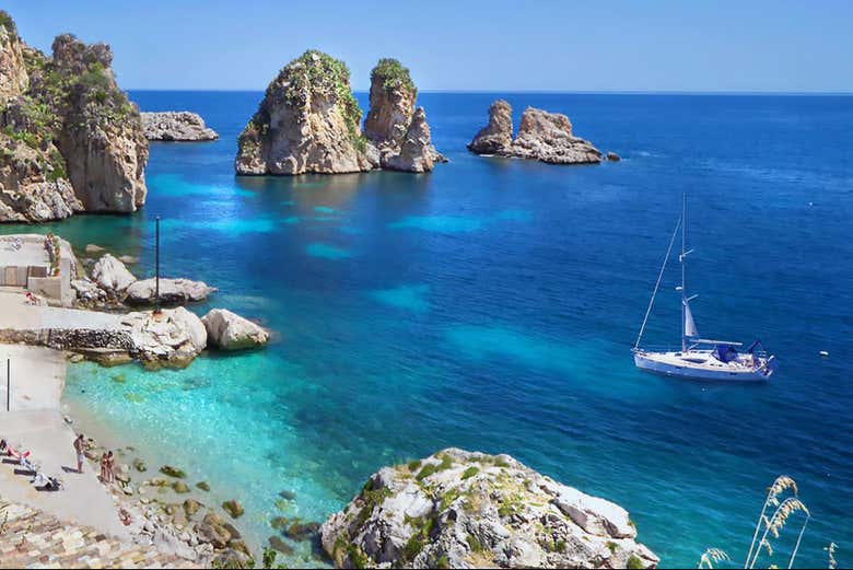 Découvrez les Faraglioni di Scopello