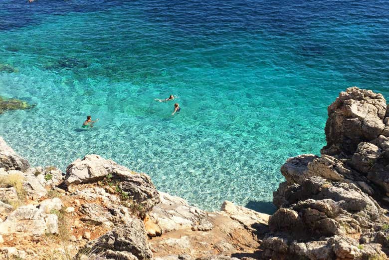 Plongez dans les eaux cristallines