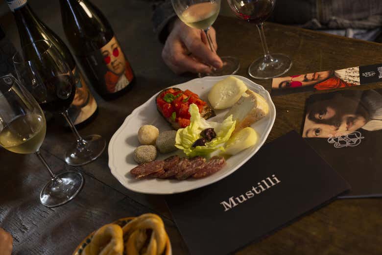 Degustazione di vino e prodotti tipici