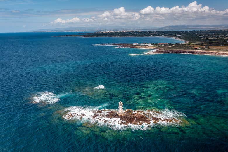 Admire the famous Mangiabarche Lighthouse