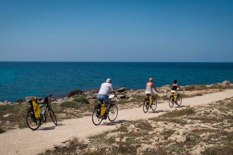Balade à vélo au bord de la mer