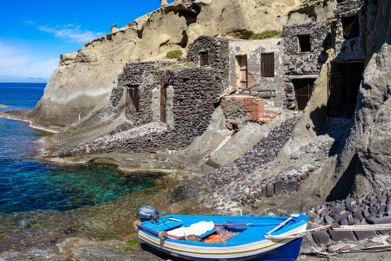 Boat Trip around Salina Island photo