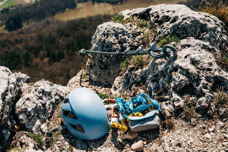 Equipo para realizar la vía ferrata