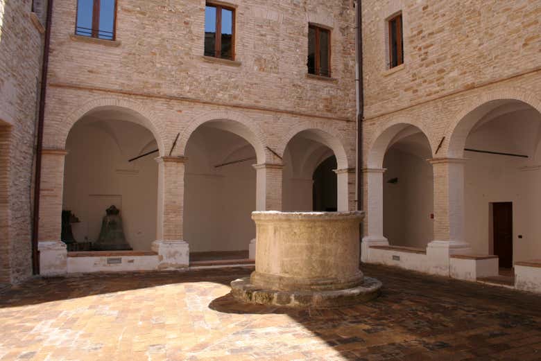 Chiostro del Complesso di Santa Lucia