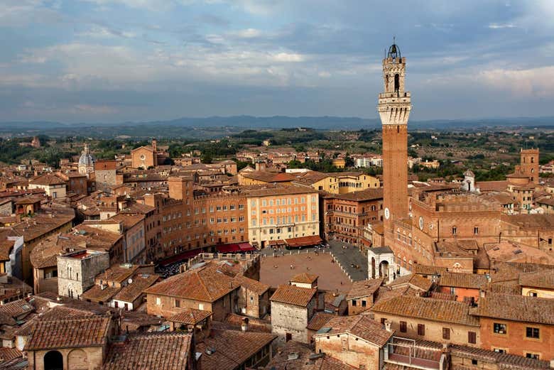 Torre del Mangia, en la Piazza del Campo de Siena