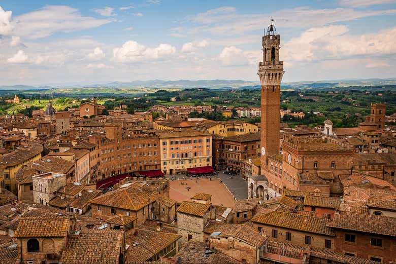 Piazza del Campo, o coração medieval da cidade