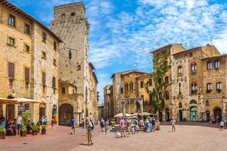 Piazza della Cisterna en San Gimignano