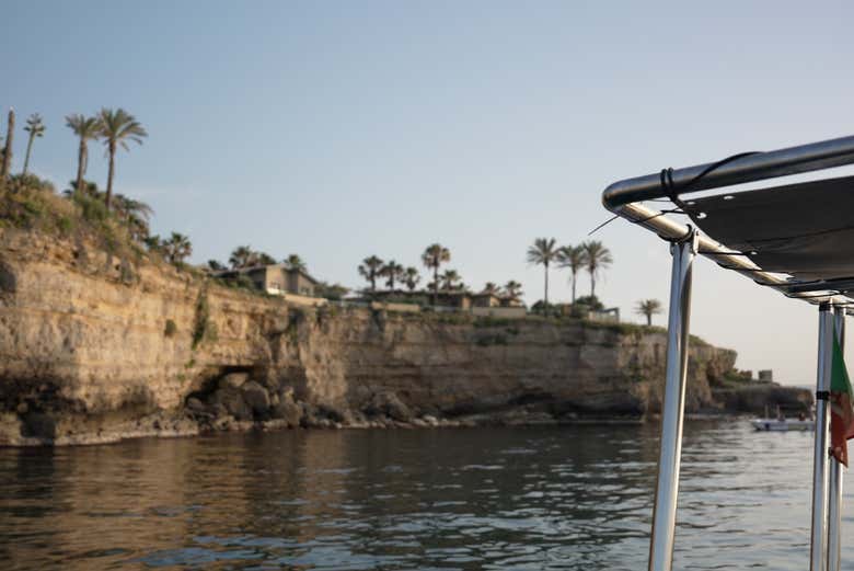 Acantilados de la costa de Siracusa 