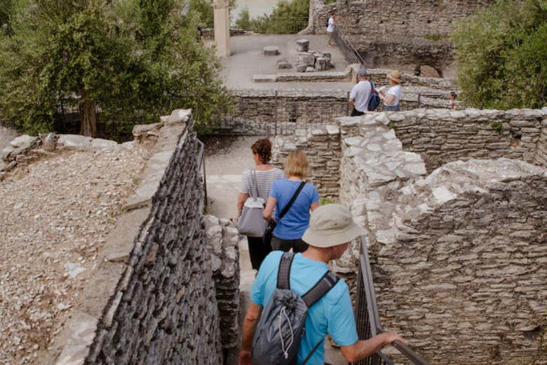 Visitez les grottes de Catulle