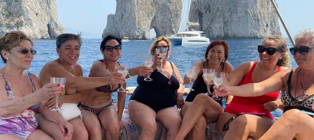 Excursión a Capri con aperitivo + Grutas Azul y Verde