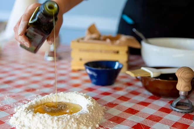 Preparando a massa da pasta