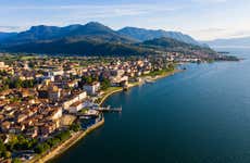 Excursão a Luino de barco
