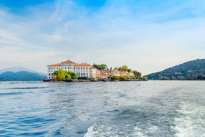 Giro in barca alla scoperta delle ville del Lago Maggiore