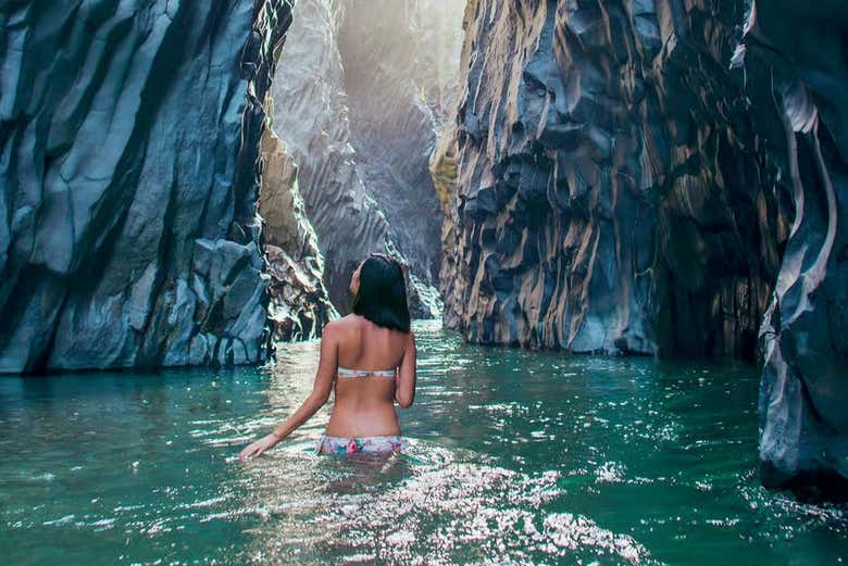 Un bagno nelle Gole dell'Alcantara
