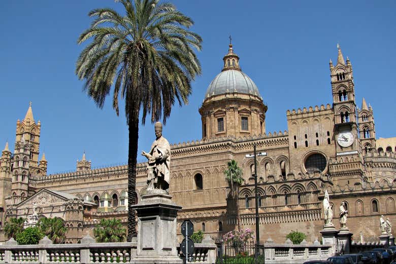 Vista laterale sulla Cattedrale