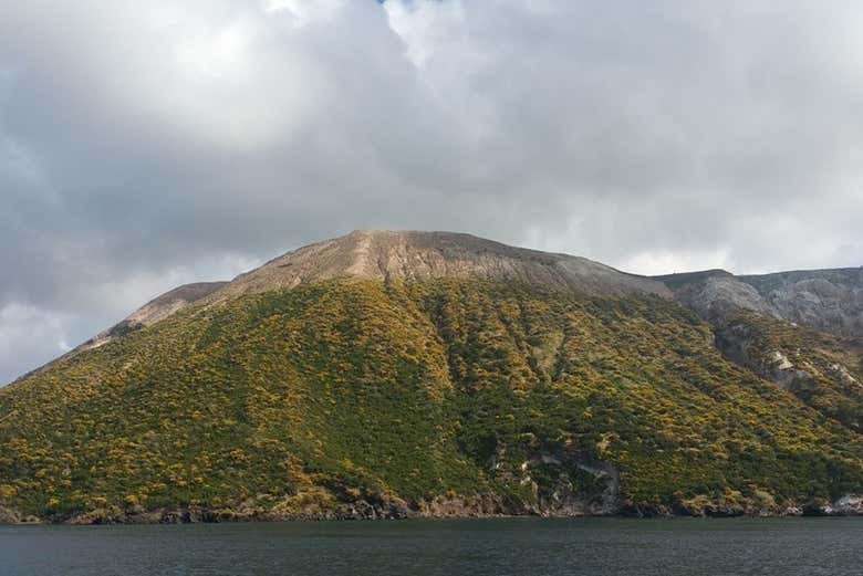 Isla Vulcano, ubicada al sur del archipiélago