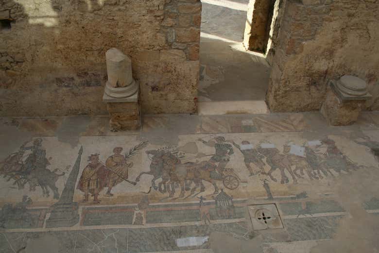 See mosaics that characterize the time period