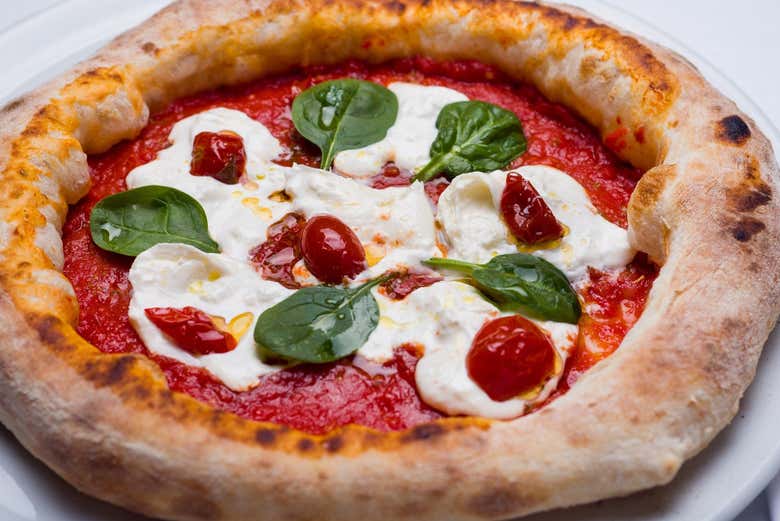 Uma requintada pizza margherita