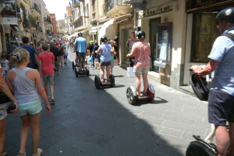 No segway pelas ruas de Taormina