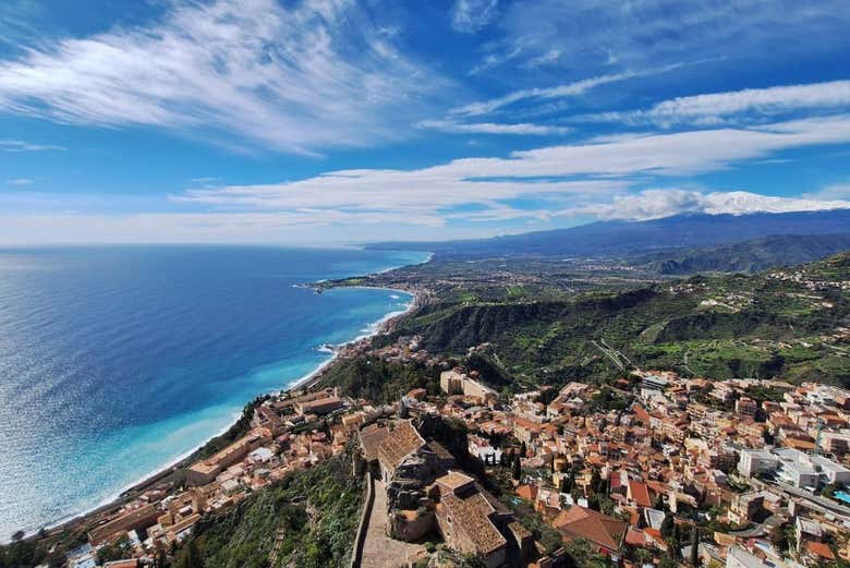 Panorama sul mare dal Castello di Taormina