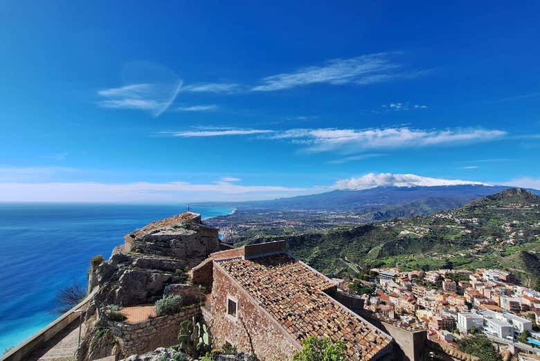 Vista sul mare e sulla città