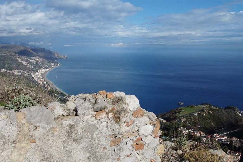 Un castello a picco sul mare