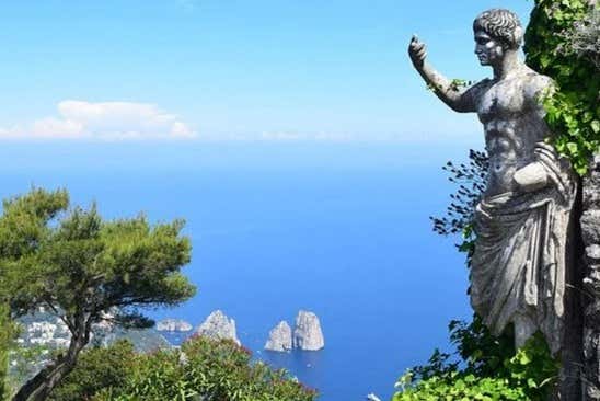 Balade en bateau sur l'île de Capri