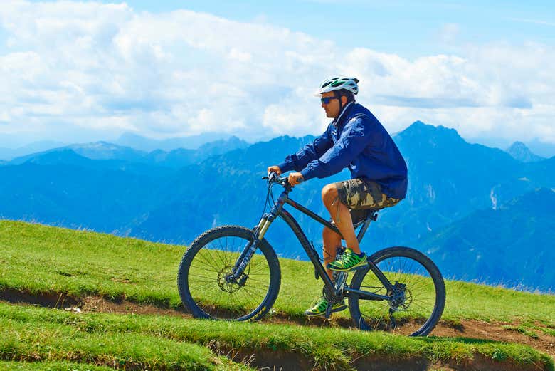 Pedaleando en las montañas del lago de Garda