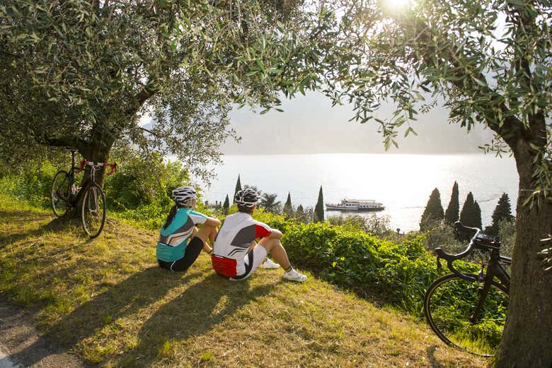 Un descanso en la ruta ciclista