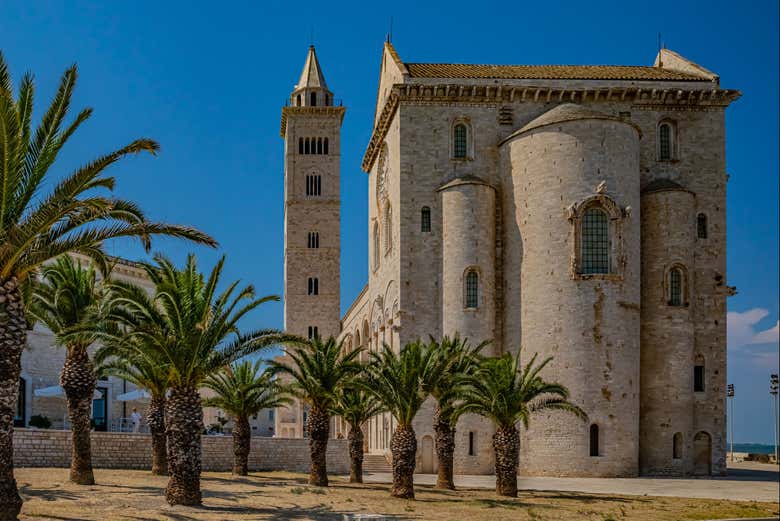 Approchez-vous de la cathédrale