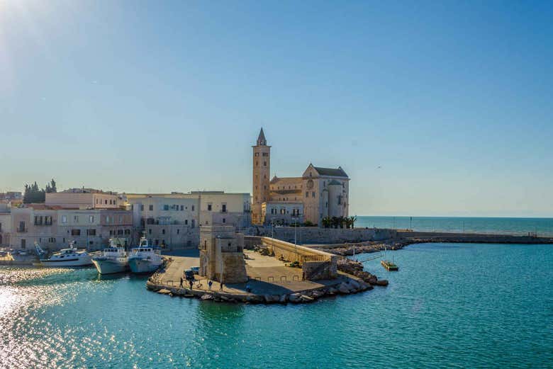 Catedral de Trani junto al mar