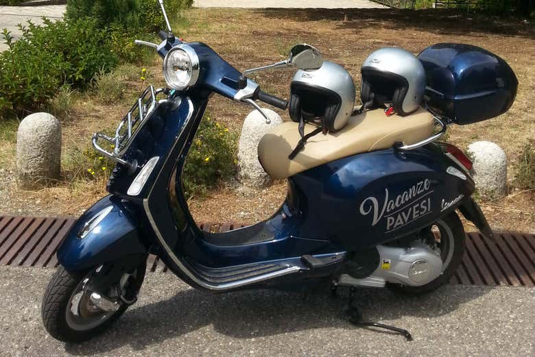 Rent a Vespa to explore Lombardy