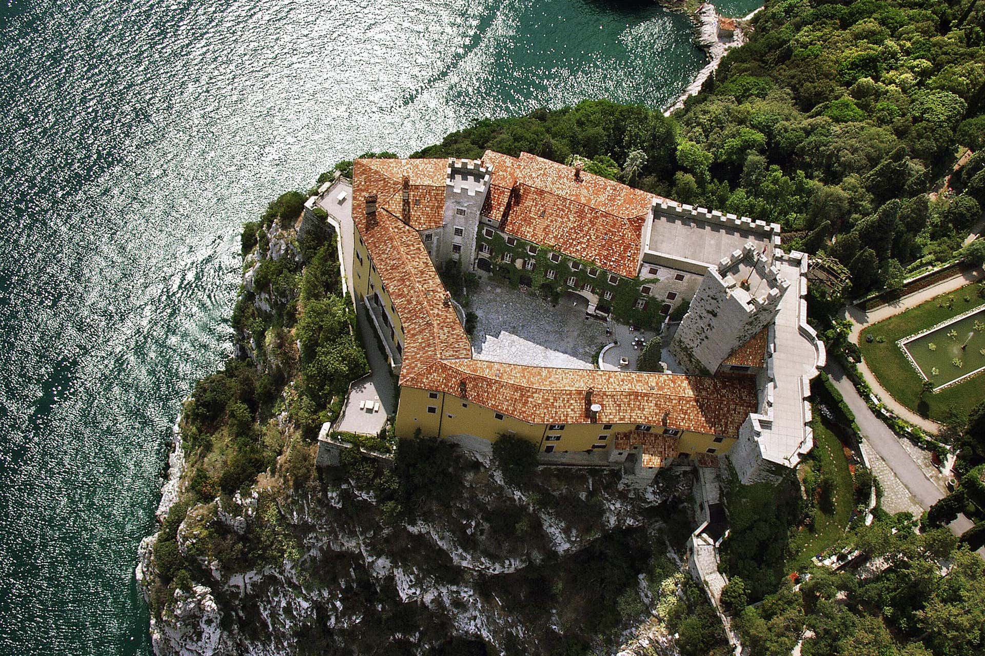 Escursione alla Grotta Gigante e al Castello di Duino