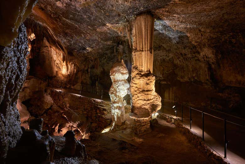 Intérieur de la grotte de Postojna